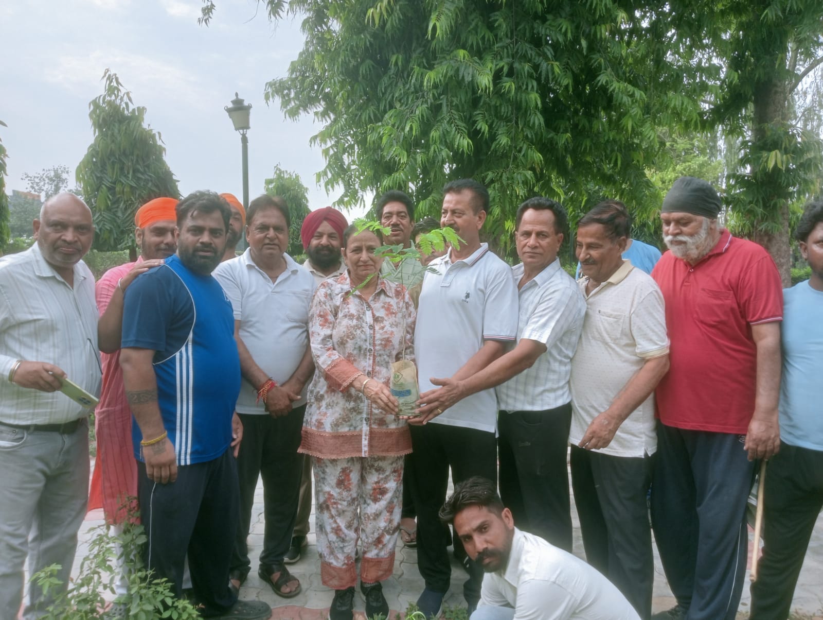 Under the 'Ek Ped Maa Ke Naam' campaign, every person should plant a tree in the name of his mother - Mayor Kundan Gogia.